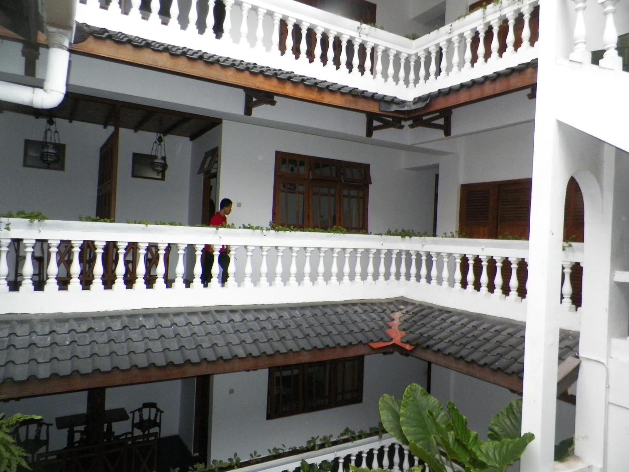 Bladok Hotel & Restaurant Jogjakarta Buitenkant foto