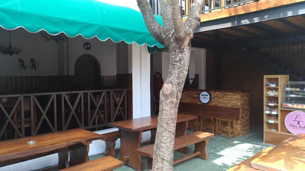 Bladok Hotel & Restaurant Jogjakarta Buitenkant foto